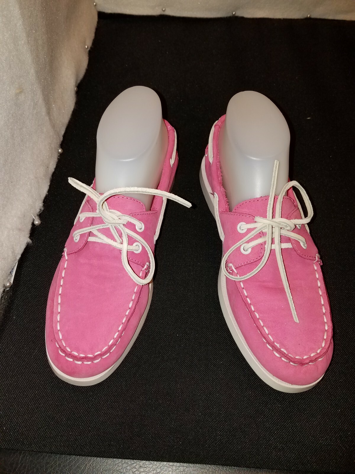 LNWO W’s US7.5M/ MAUI ISLAND HOT PINK LEA WHITE LACED BOAT DECK FLATS CAPRI SHOE