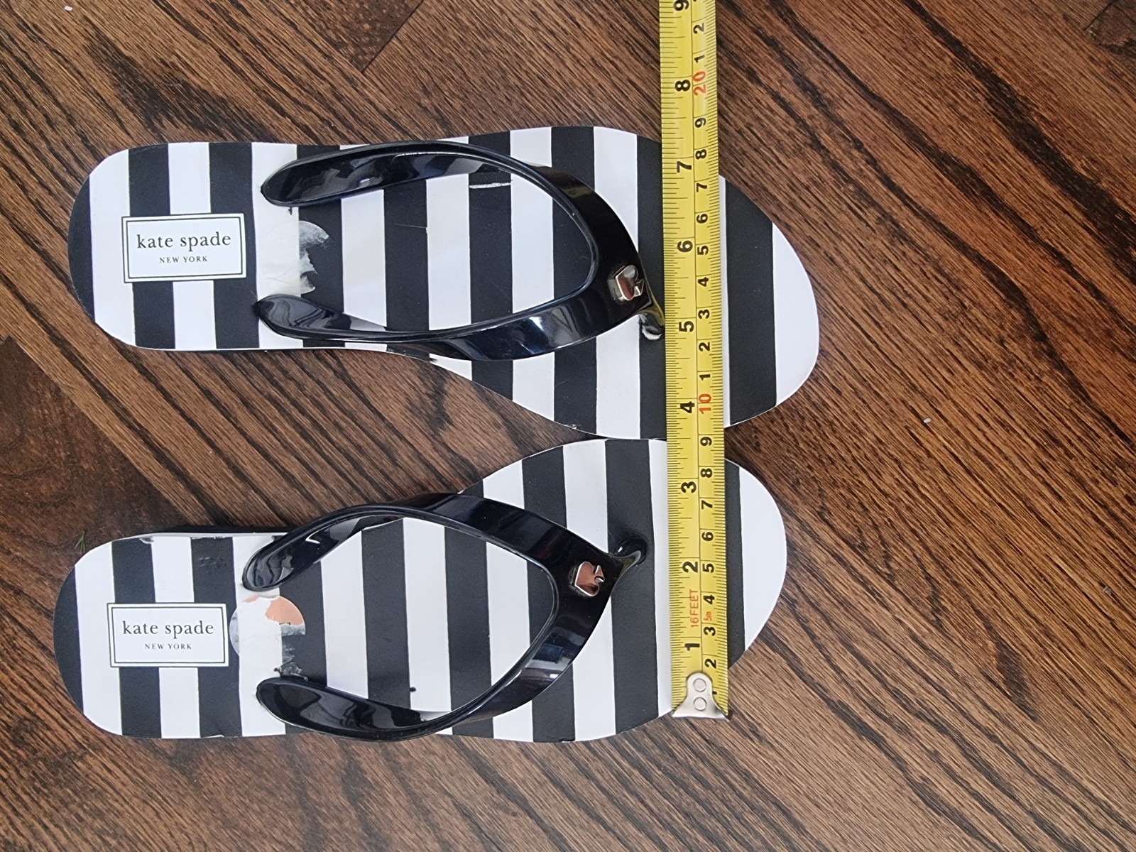 Kate Spade New York Women’s Black/White Striped Flip Flop Sandals US 7 M.