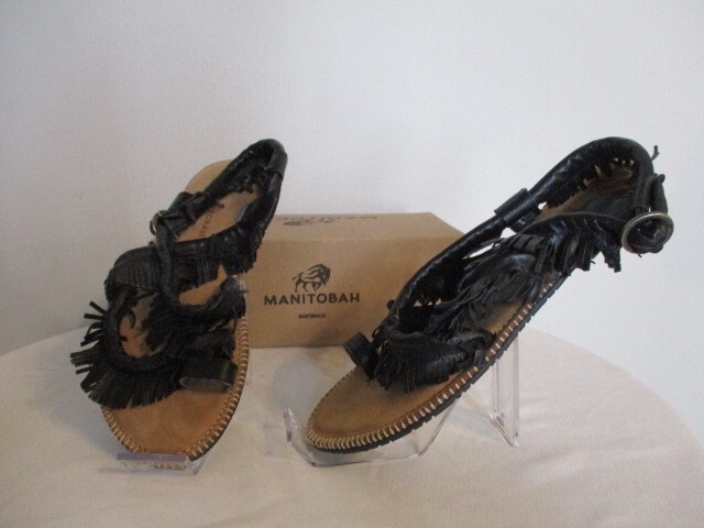 NIB Manitobah Wasaga Fringe Leather Toe Ring Buckle Sandals in Black Size 11