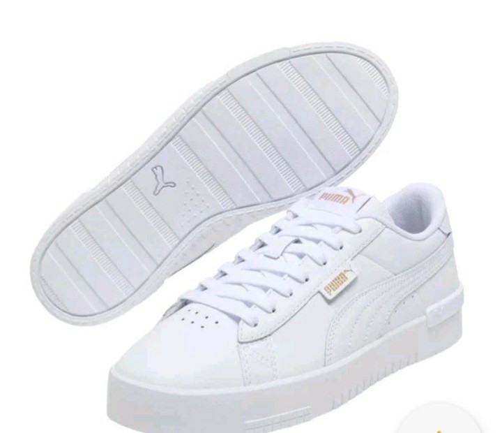 PUMA Court Sneaker Womens Retro Walking,Tennis,Pickleball 7W/PUMA White/Gold NIB