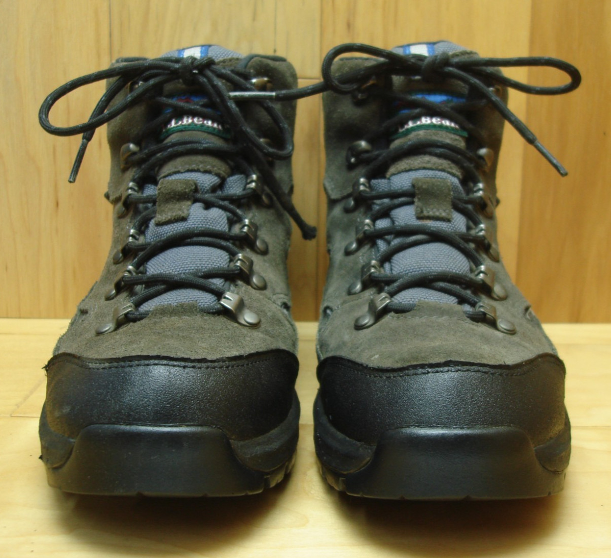 Women’s 9.5 M L.L.Bean Hiking Boots Gray Suede Waterproof Trail Outdoor 6 eye