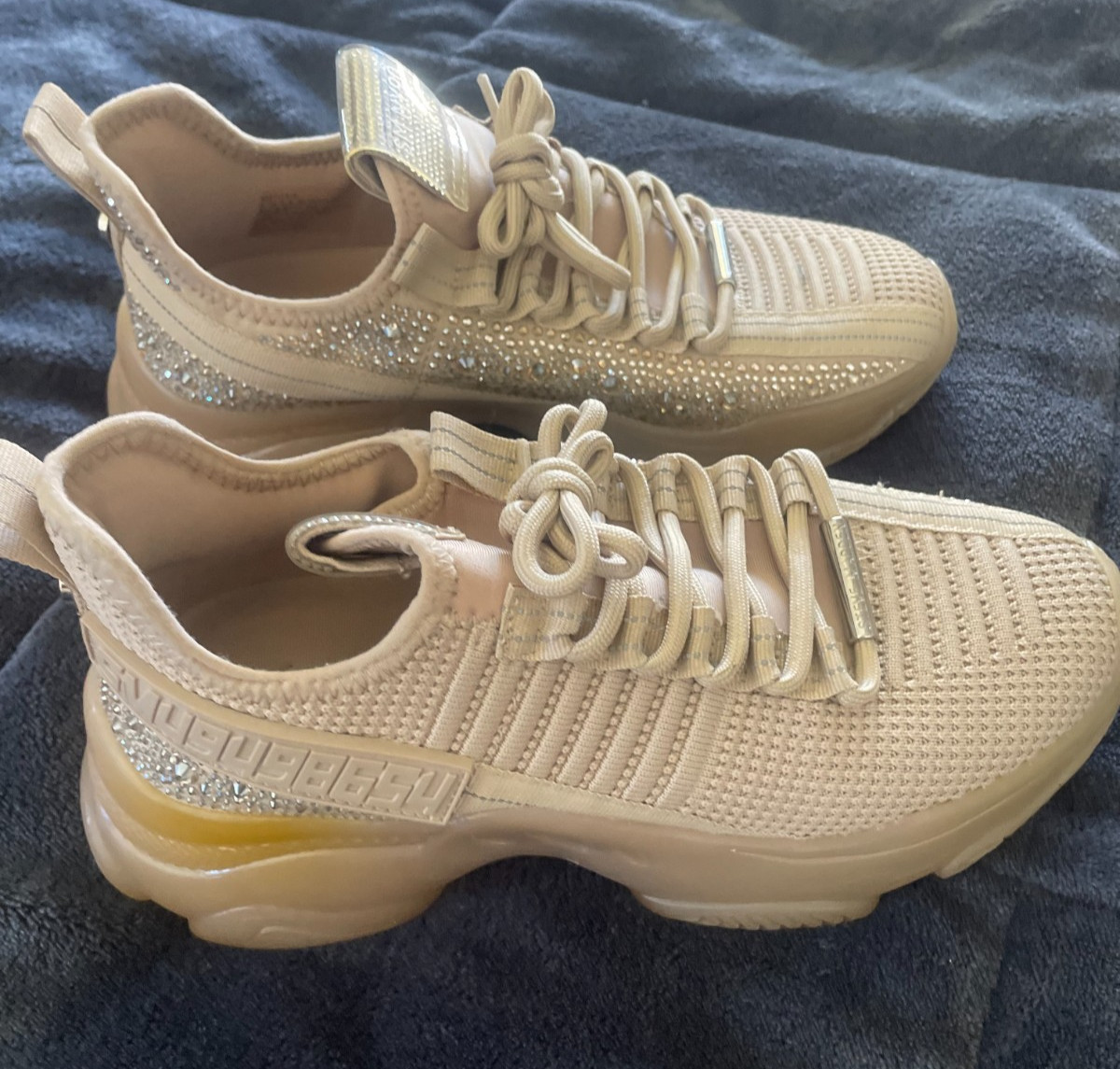 SM NY90 STEVE MADDEN LADIES SIZE 6 CASUAL SHOES