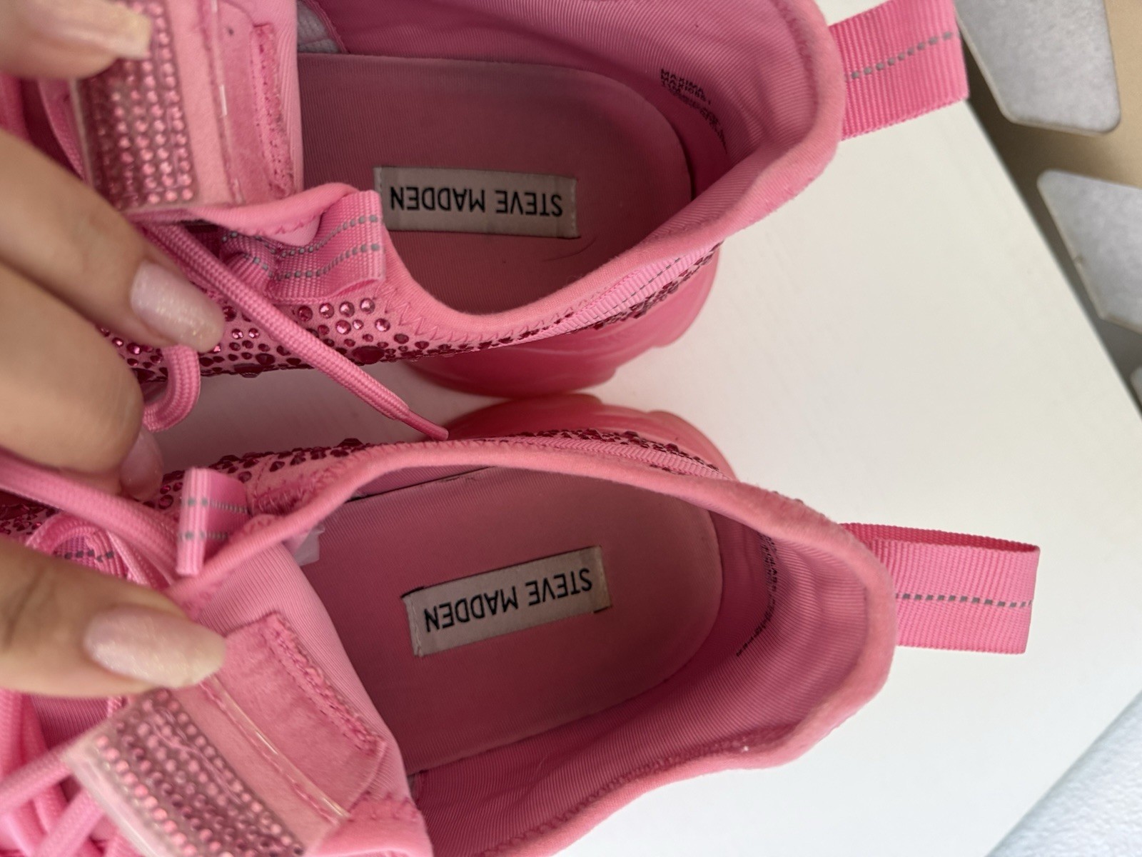 Steve Madden SM NY90 Rhinestone Athletic Sneakers Pink Lace Up Low Top Size 11
