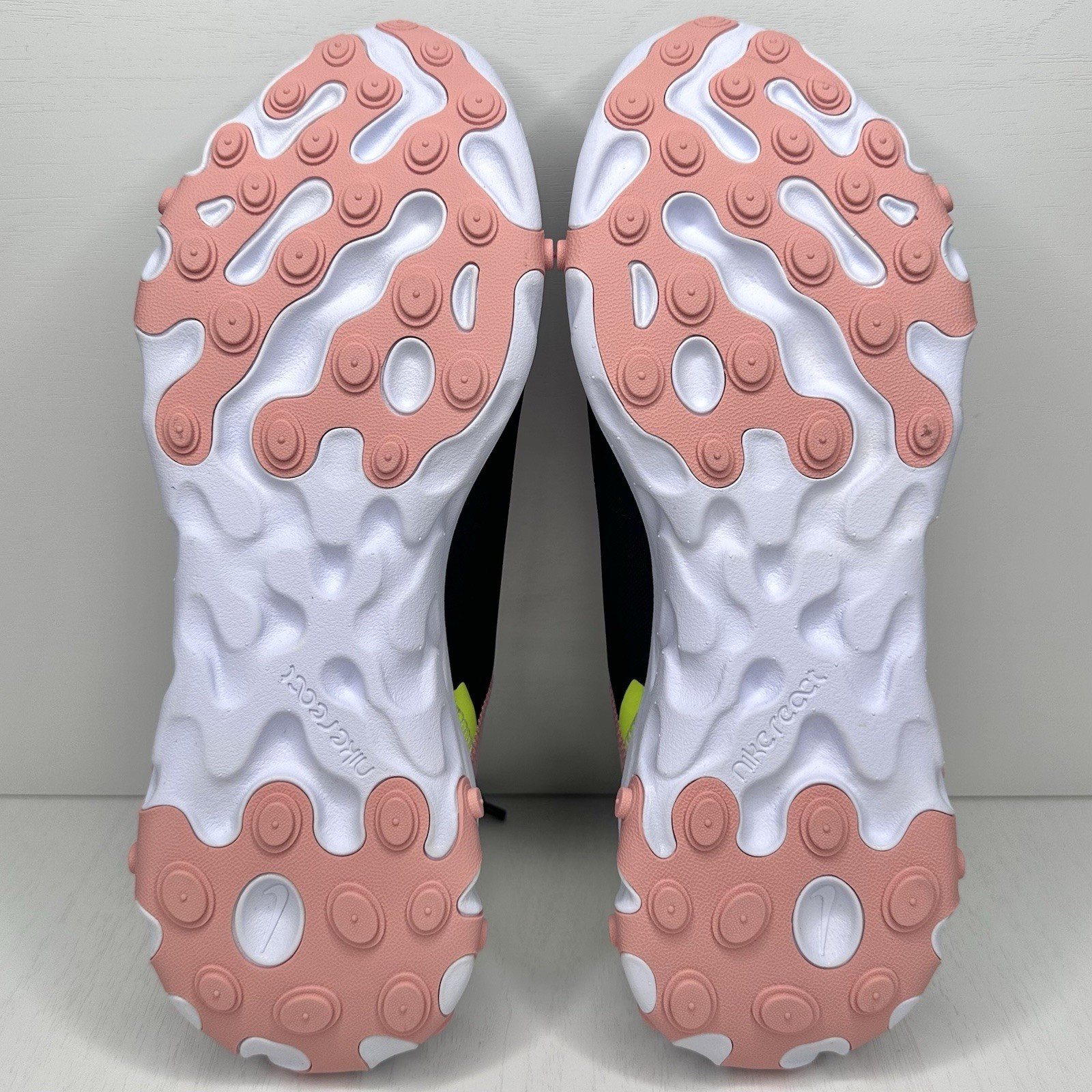 NIB Nike CD6964-002 Women React Element 55 PRM Shoes Sneakers Black Coral Size 6