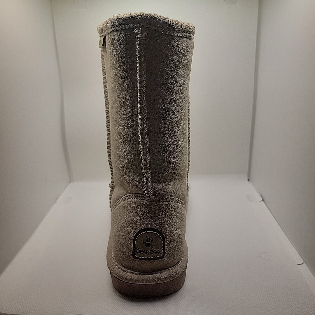 Bearpaw Emma Short 608W Womens Winter White Suede Sheepskin Winter Boots Size 8