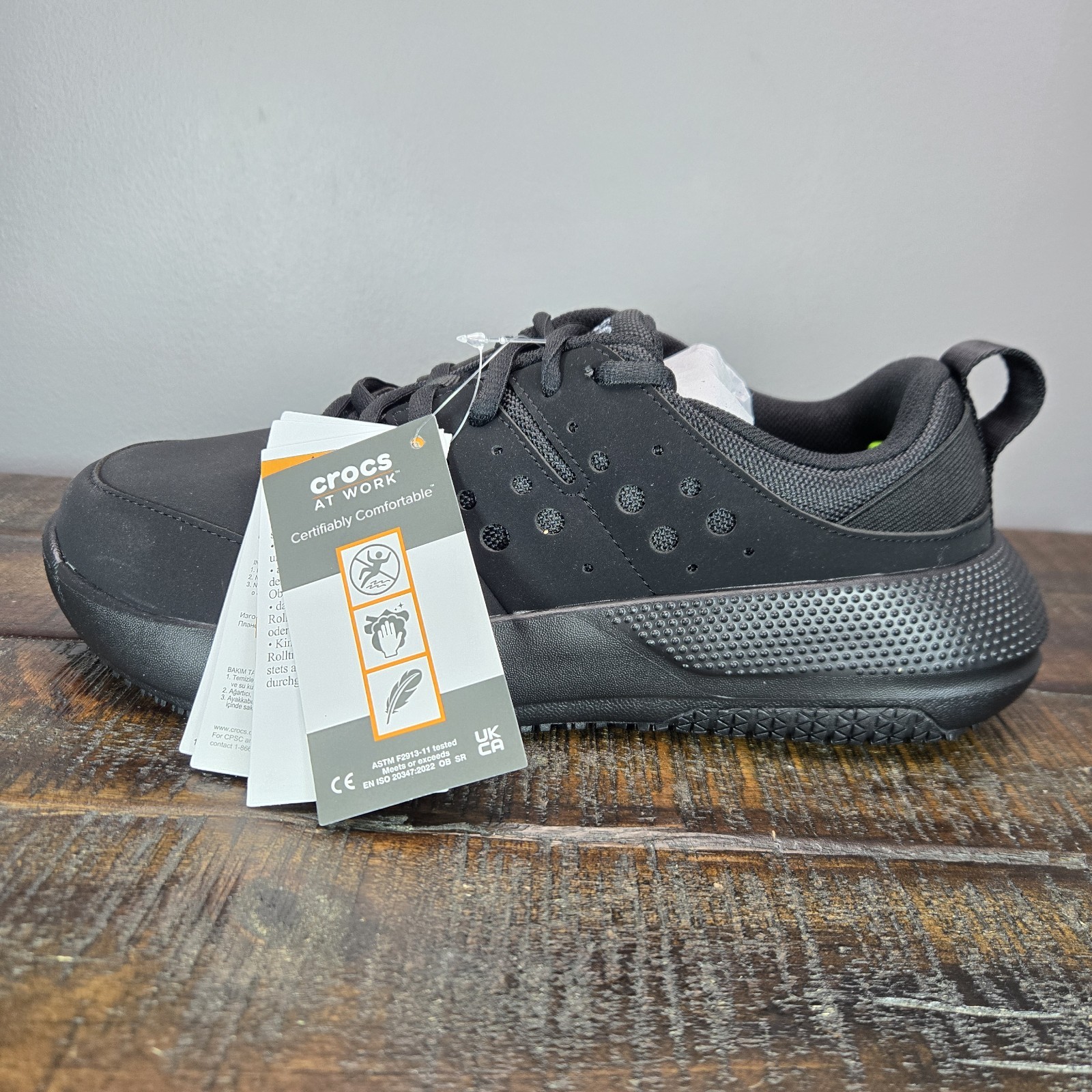 Crocs On The Clock Work Sneaker Womens Size 8.5 Black Slip Resistant Kitchen