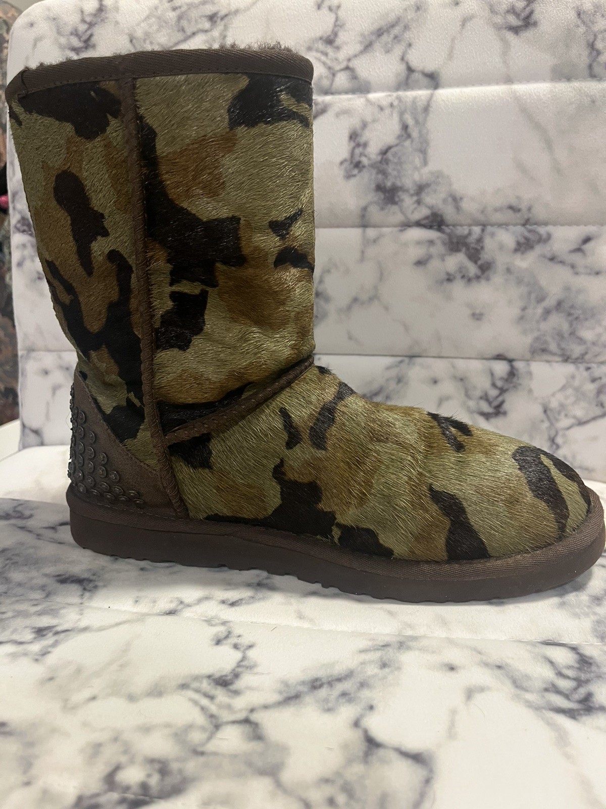 UGG ROWLAND CAMO CALF HAIR LEATHER SHEEPSKIN STUDDED BOOTS WOMEN SIZE 8/39 RARE
