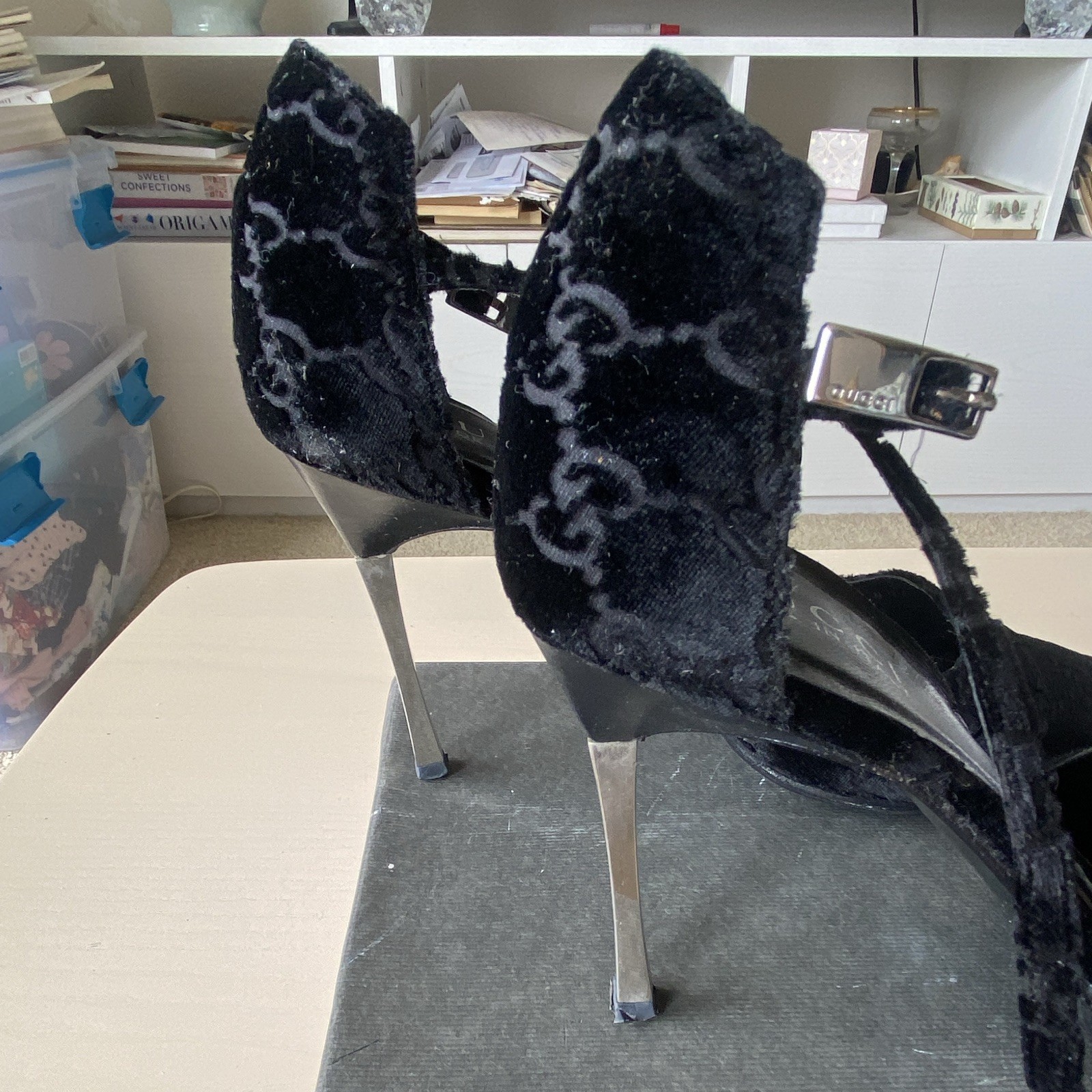 Gucci Vintage Black GG Logo Velvet Pointed Toe Ankle Strap Pump Heels 8 B