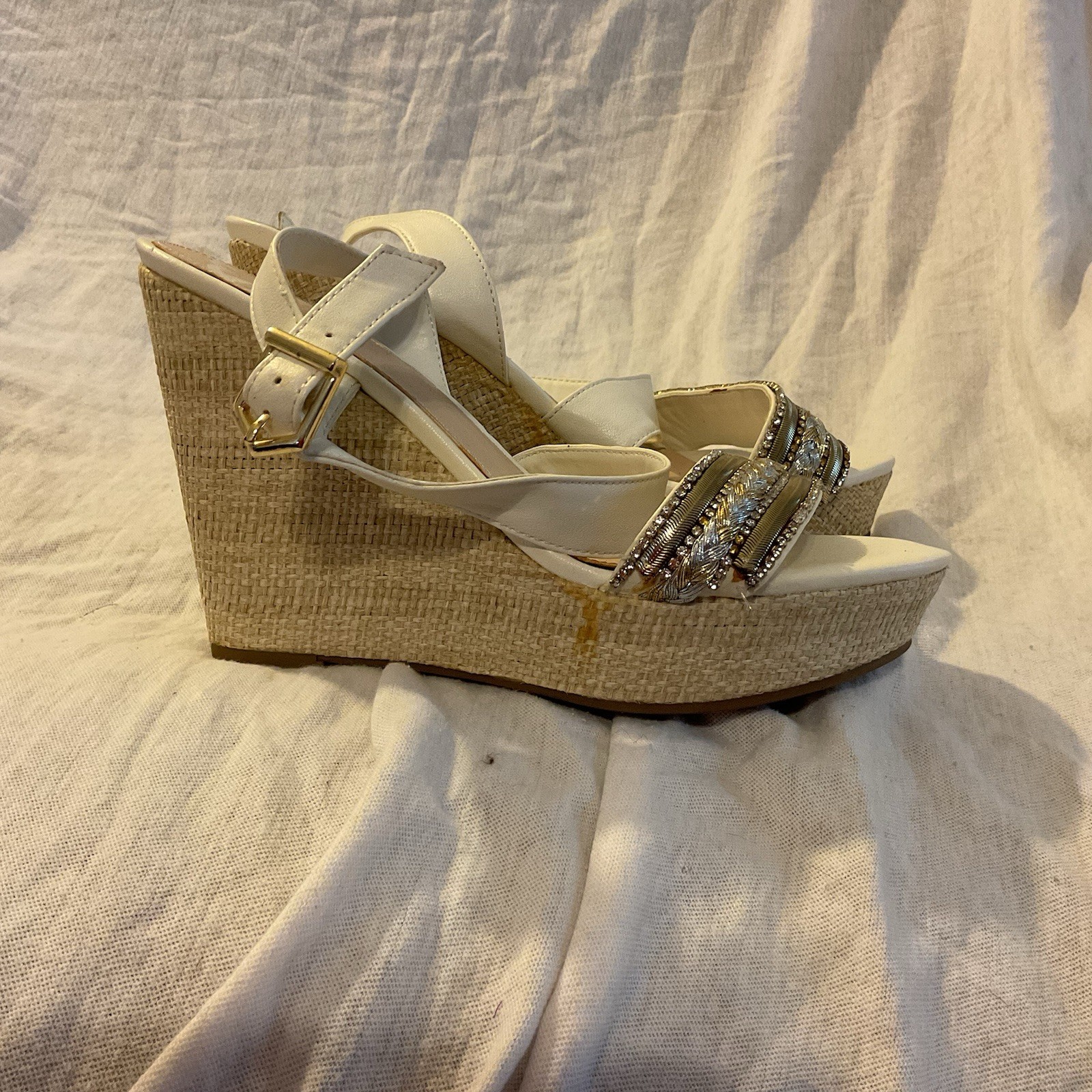 Fergalicious Womens White Wedge Sandals Rhinestone Strappy Buckle US 7.5