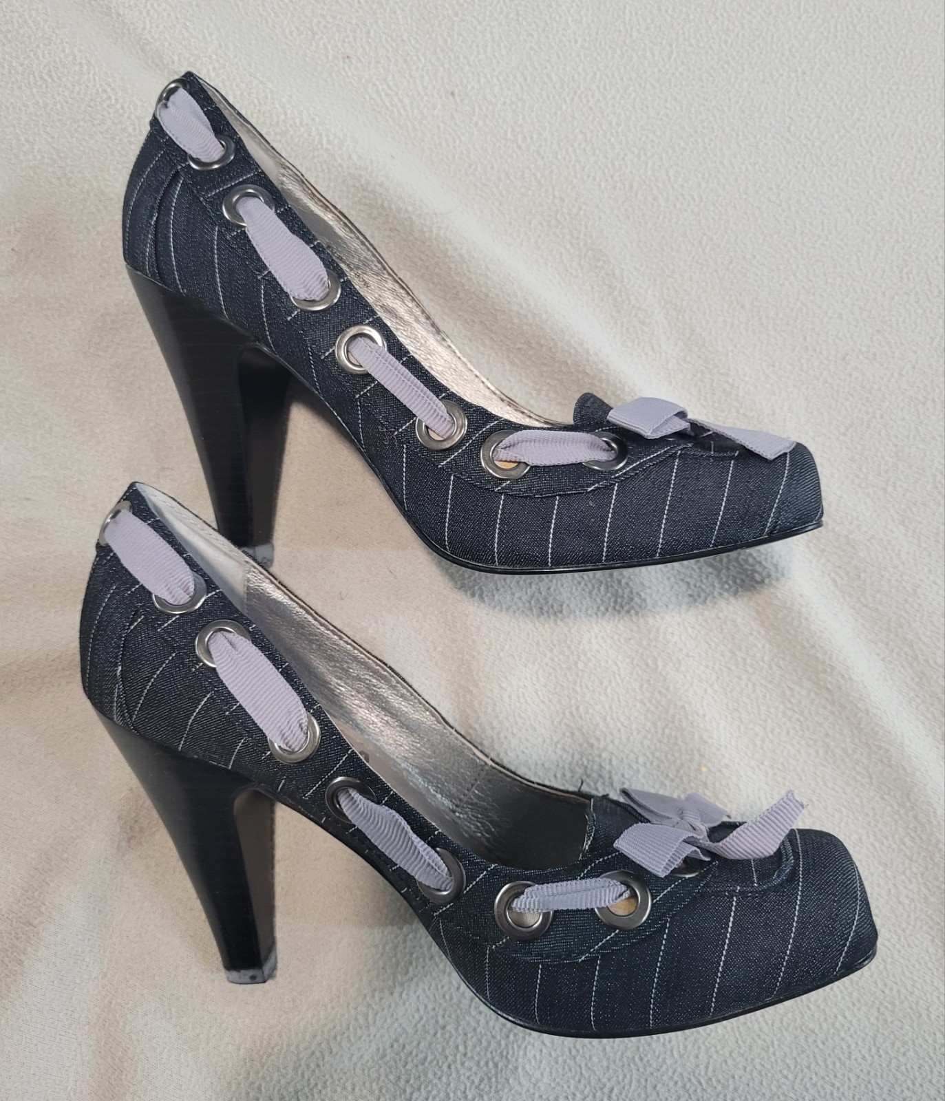 KENNETH COLE Tribeca Women’s DENIM Fabric Covered Striped W/BOWS Pumps US 8