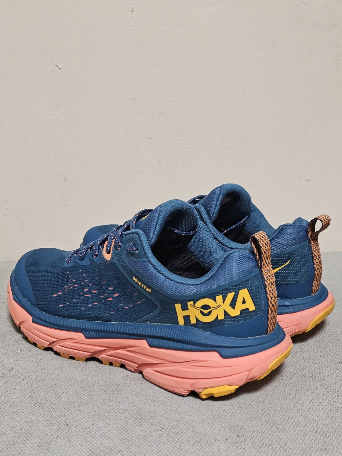 Hoka One One Challenger ATR 6 GTX Blue Coral Trail Shoes Womens Size 6.5 1116878