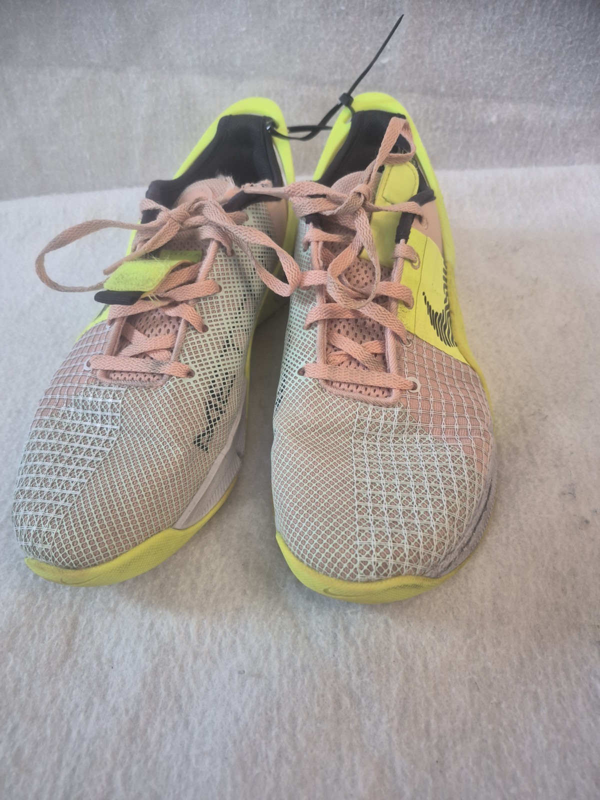 Nike Metcon 8 Women’s Size 8.5 US D09327-800 Pink Yellow Blue Athletic Shoes