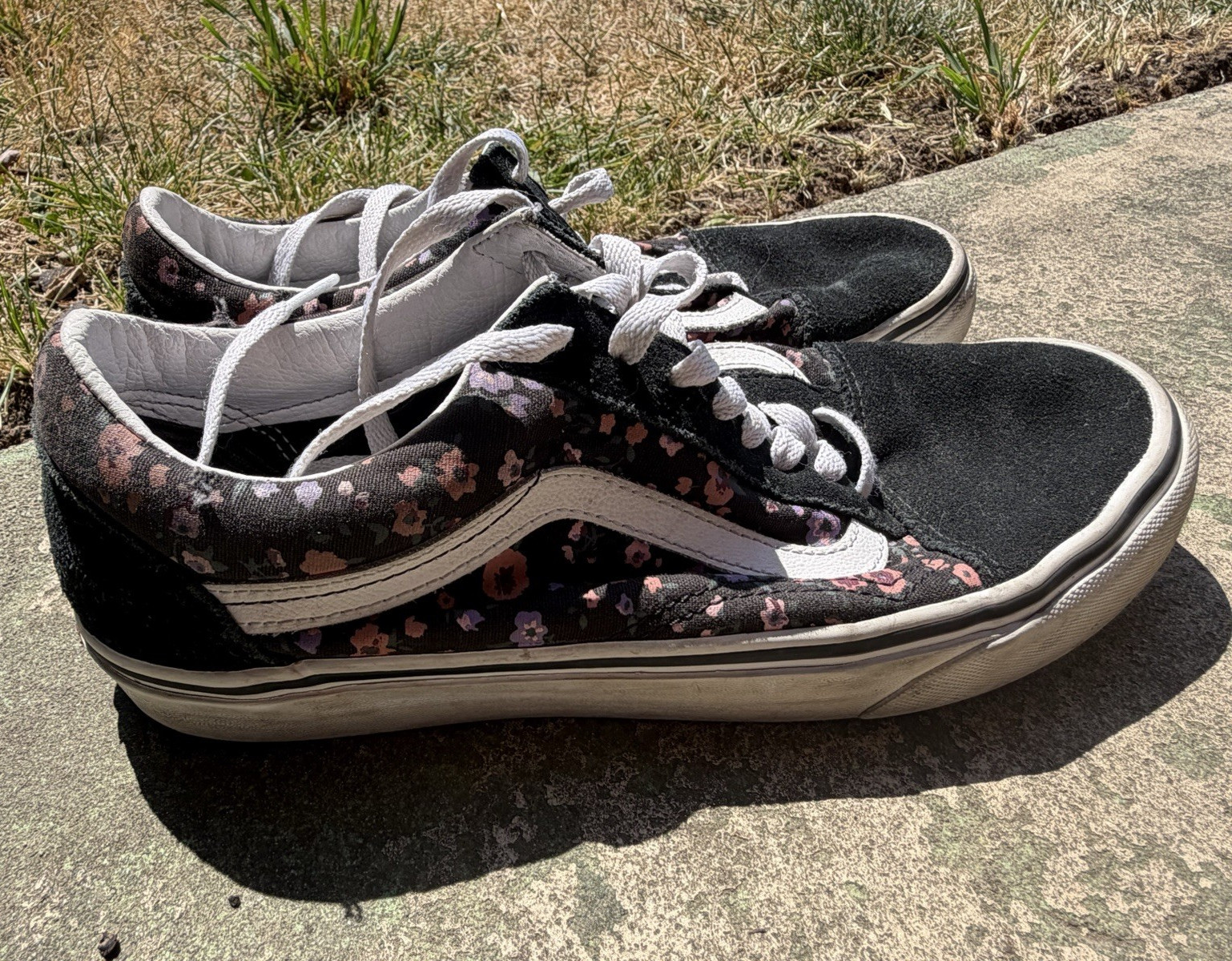VANS Old Skool Women’s Black Floral Low Top Lace Up Athletic Sneaker