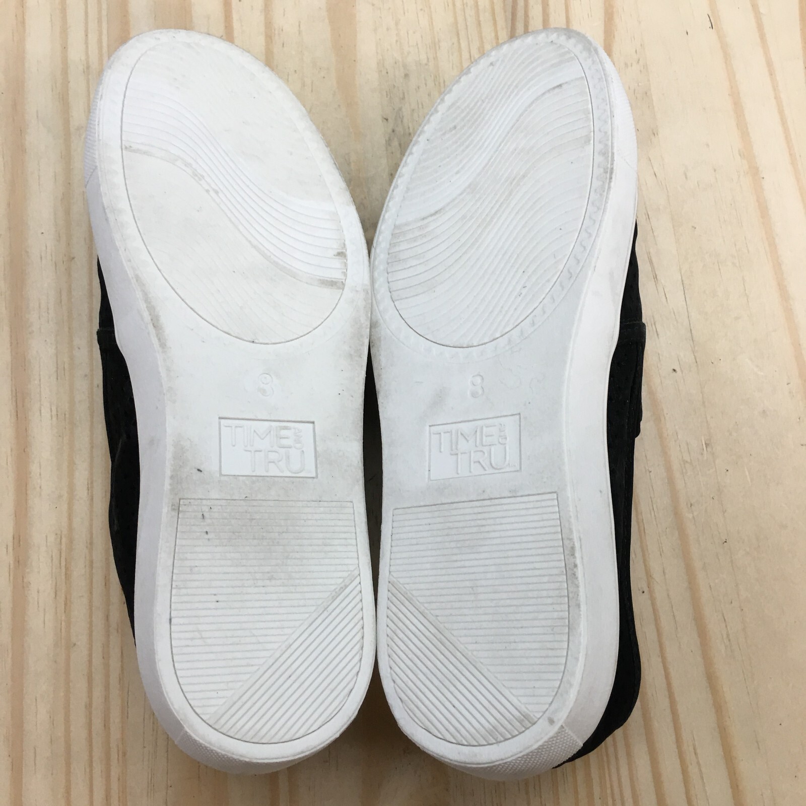 Time And Tru Shoes Womens 8 Memory Foam Casual Perf Slip On Flats Sneakers Black