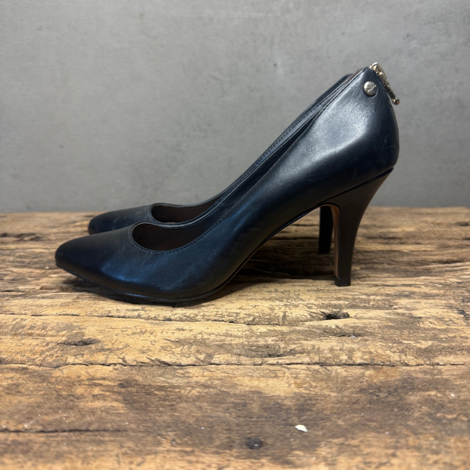 Aldo Black Leather Back Zip Gold Zipper Stiletto Pump Women’s 8.5 EUR 39
