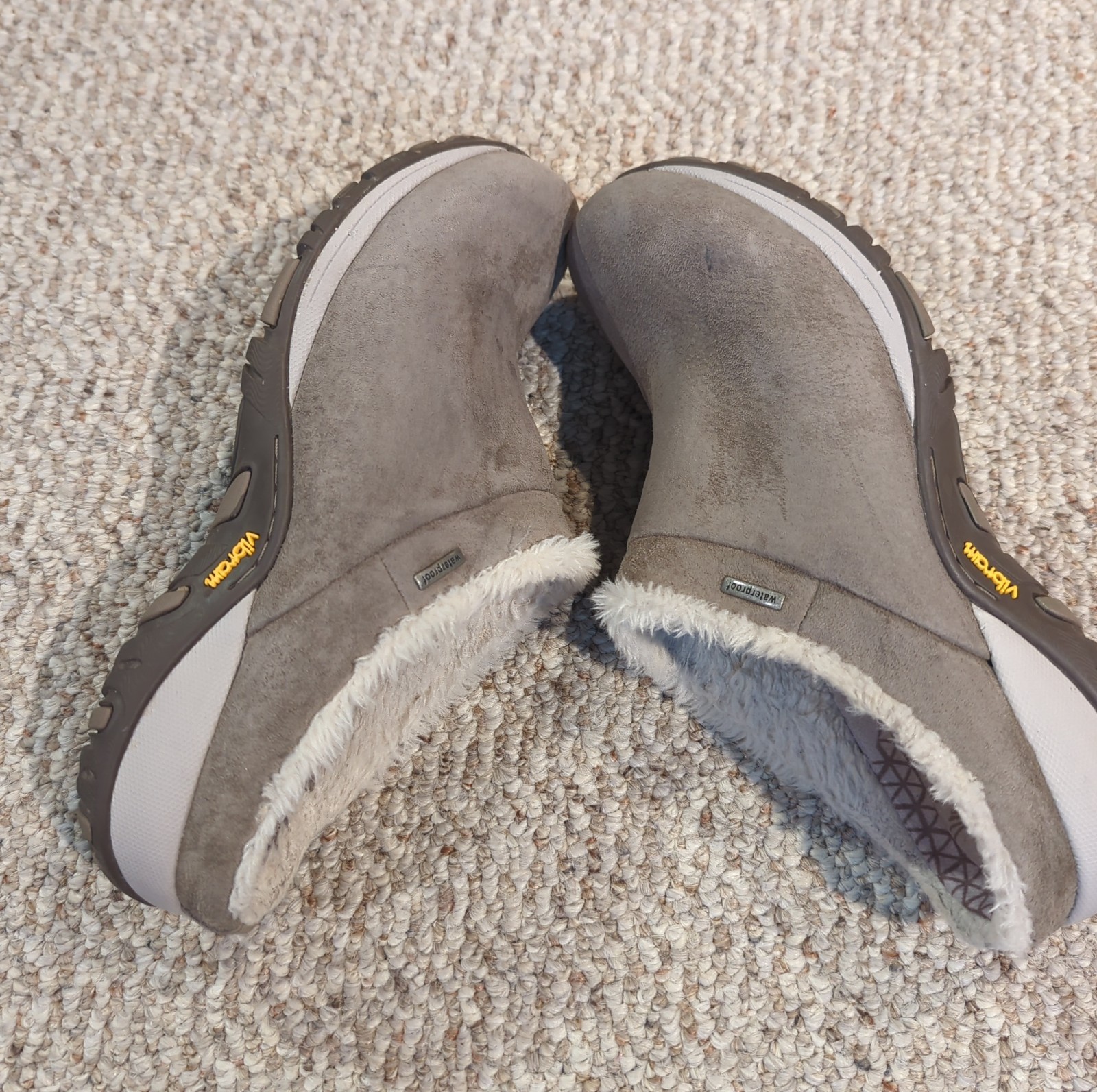 Dansko Parson Suede Clogs Womens EU 39 US 8.5-9 Tan Waterproof Vibram