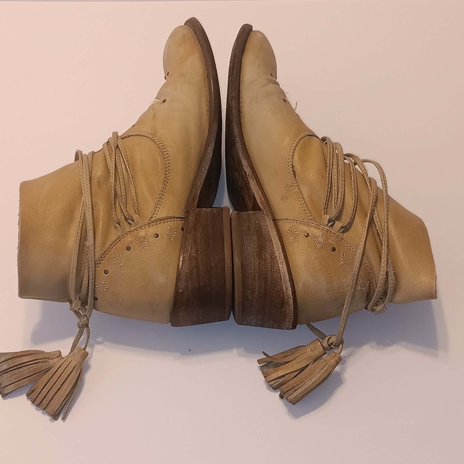 Musse & Cloud Women’s Kylie embroidered Leather Ankle Boot Womens Size 9