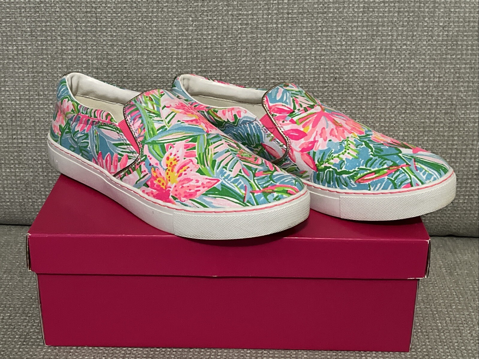 LILLY PULITZER Julie Sneakers Canvas Slip Ons Pop Up Lilly Of Jungle Size 10 EUC