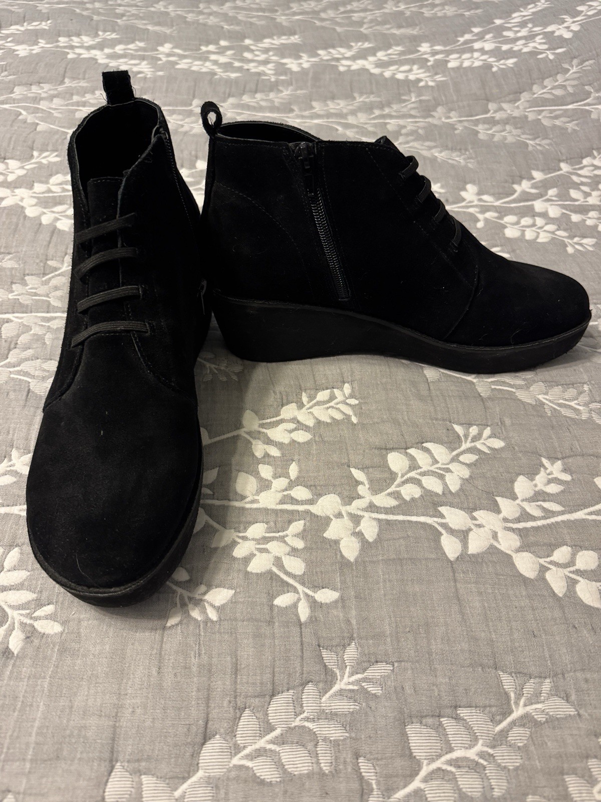 Kenneth Cole Reaction Women’s Black Suede Ankle Boot Size 11