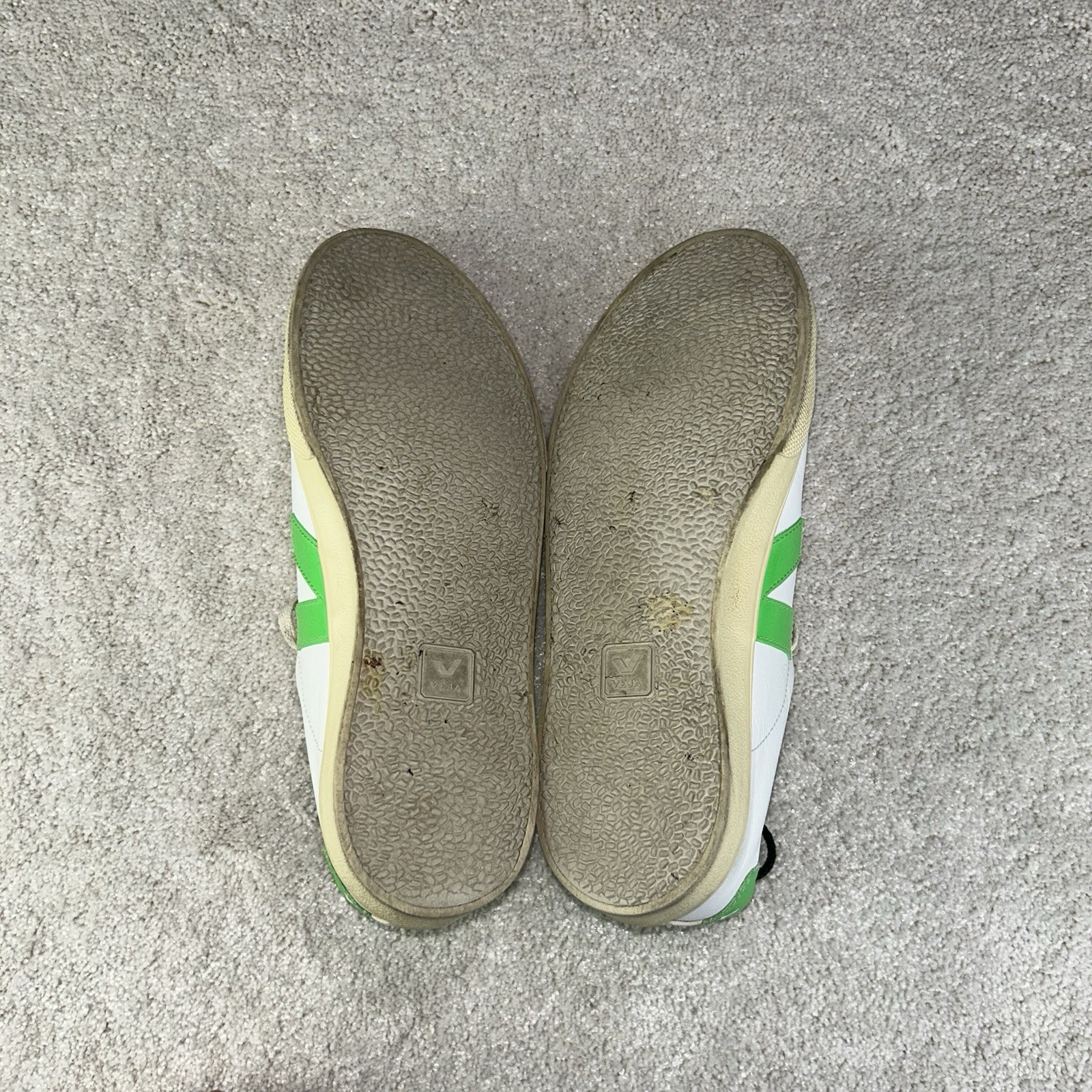 VEJA Esplar Logo Low Sneakers White & Absinthe Neon Green Leather Size 39 / 8 US
