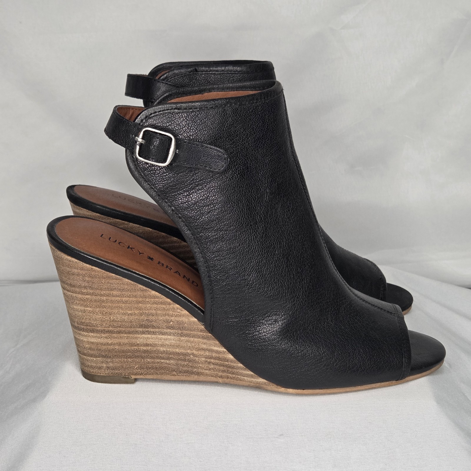Lucky Brand Risza wedge sandals black leather ankle strap Size 9.5 Espadrille