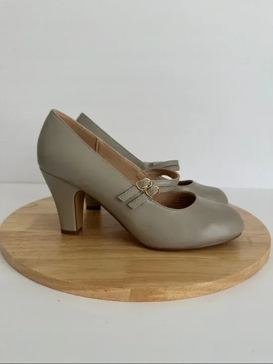 Journee Collection Windy Womens Round Closed Toe Cone Heel Pumps, Sz 8W