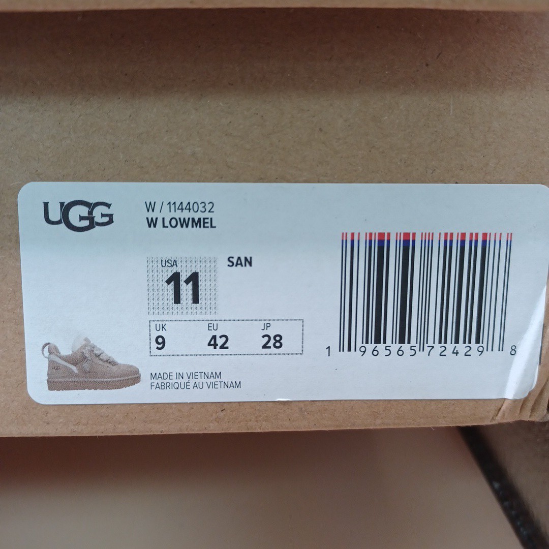 UGG Womens Lowmel Shoes In Sand Size 11 US