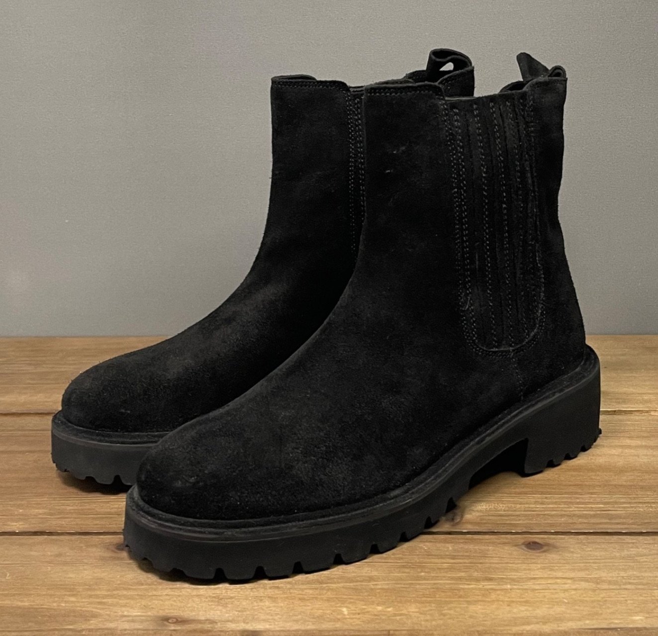 Seychelles Women’s Cashew Water Resistant Ankle Boots Size 7.5 Black Suede Lug
