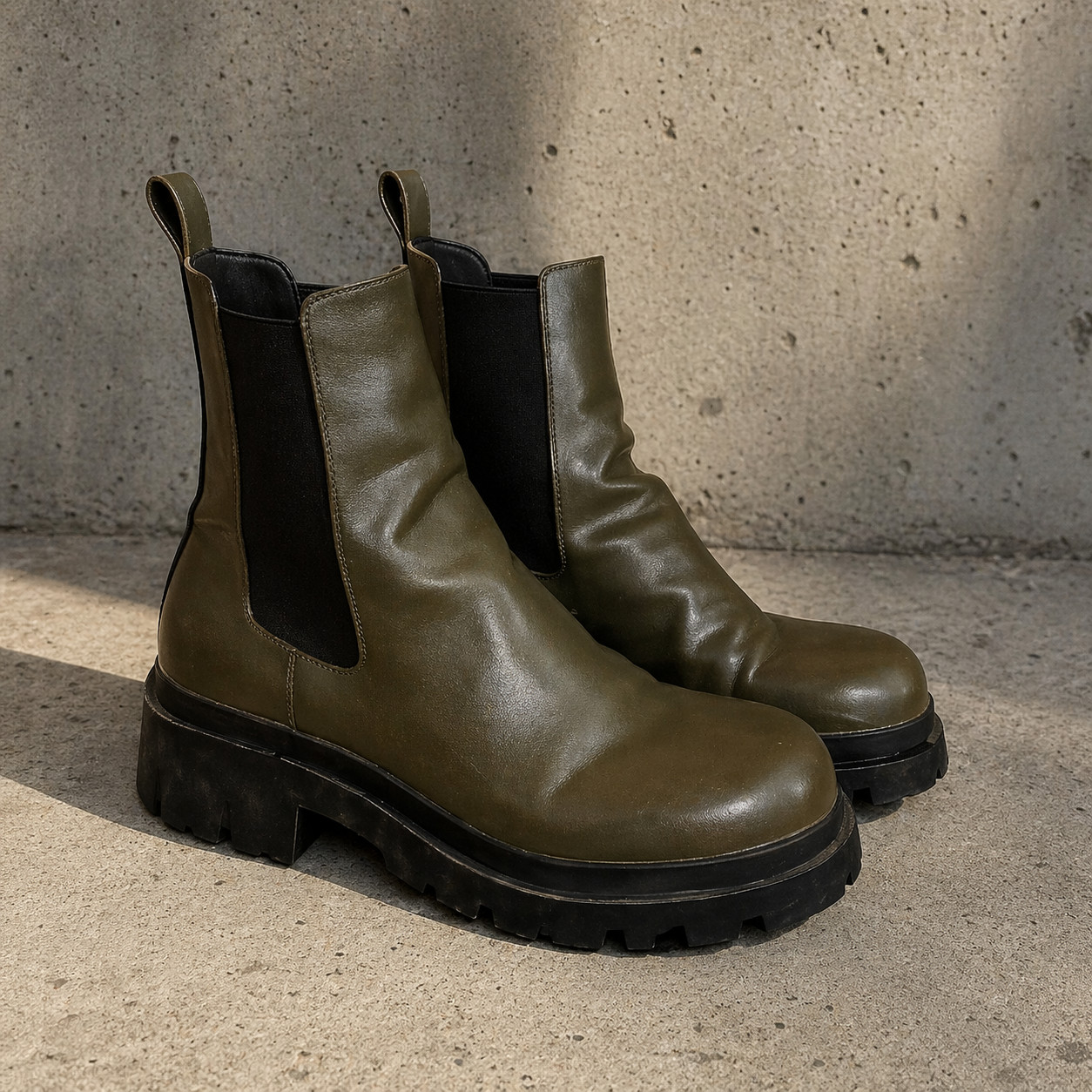ZARA Olive Green Chunky Lug Sole Chelsea Boots | Street Style | EUC 10.5 US