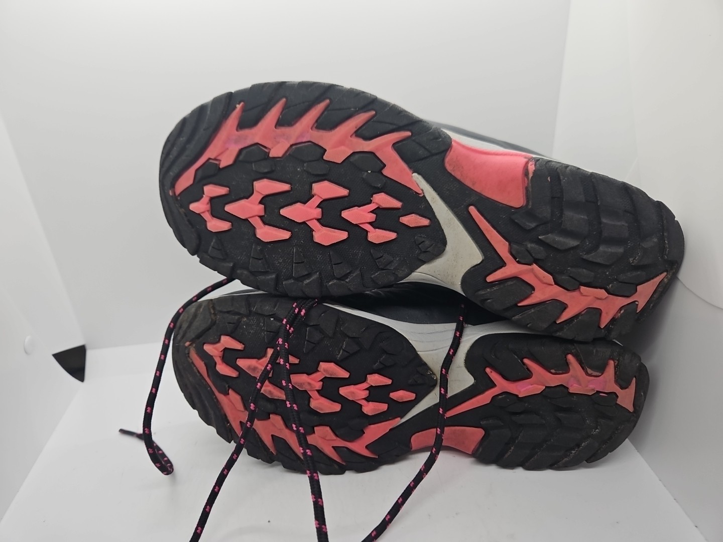 Magellan Outdoors Women’s Emory Hiking Boots-Size 9
