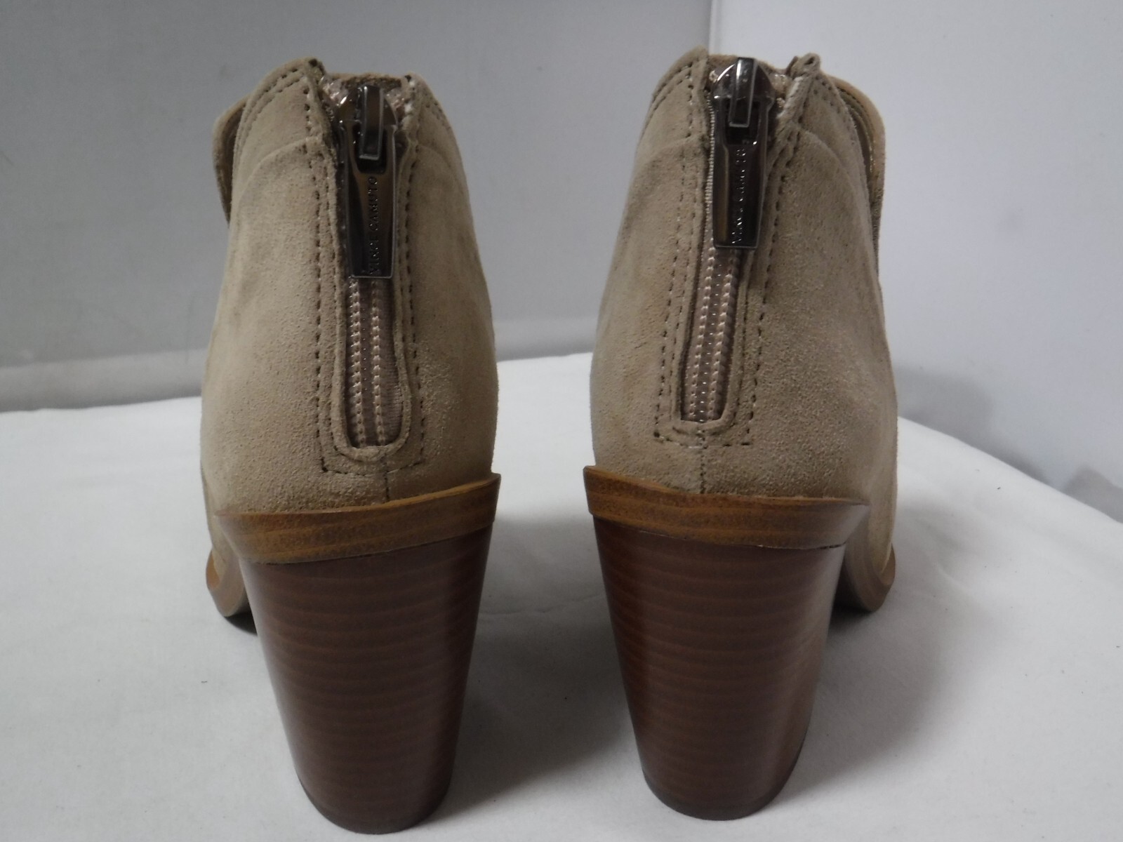 PM3 Women’s VINCE CAMUTO Gradina Brazil Pointed Toe Chunky Wood Heel Bootie 6.5
