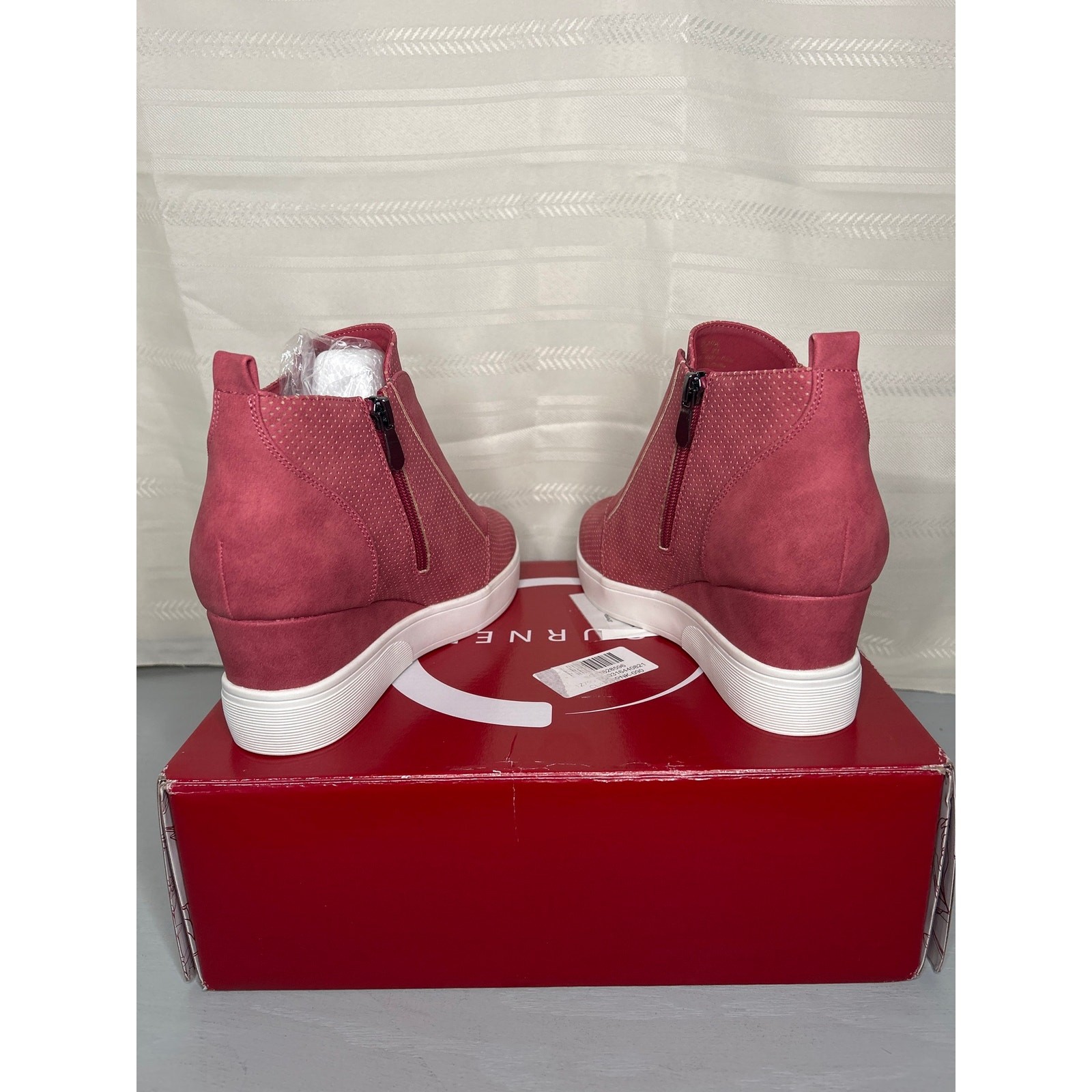 Journee Collection Clara Wedge Sneaker Pink Vegan Leather Size 9 M Inside Zip