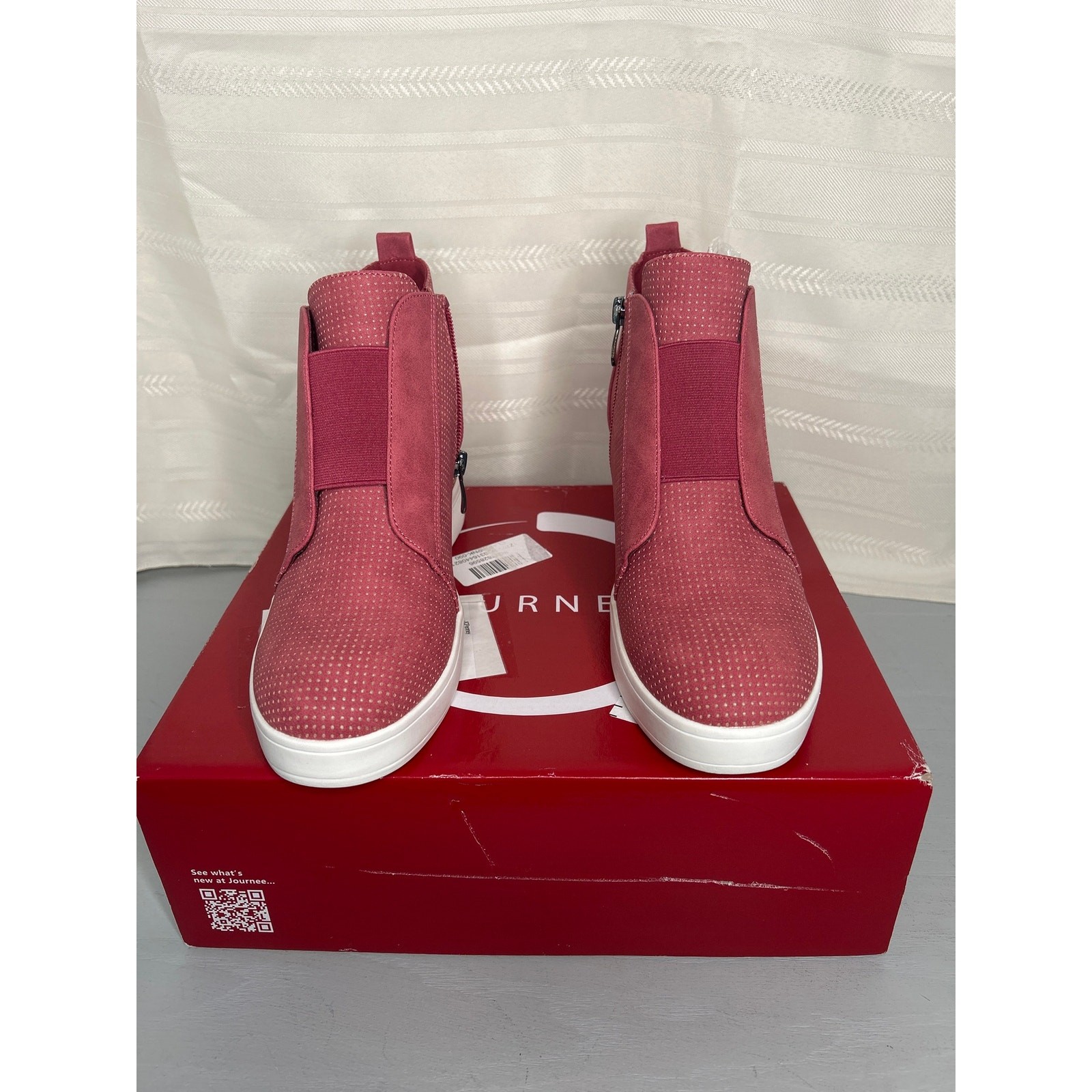 Journee Collection Clara Wedge Sneaker Pink Vegan Leather Size 9 M Inside Zip
