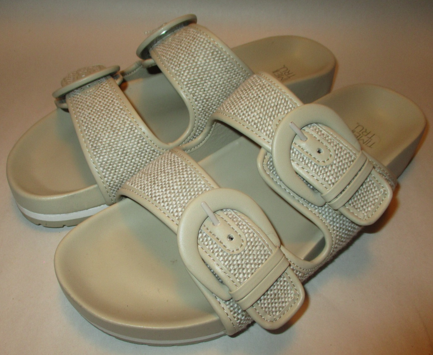 Time & Tru Womens 8M Tan Faux Leather & Fabric 2 Strap Slip on Flat Sole Sandals
