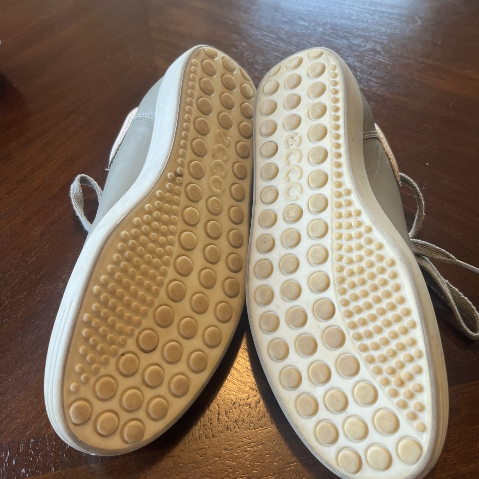 Ecco Soft 7 7 1/2 38 Women’s Leather Sneakers Sage Green Cream Tennis Shoes