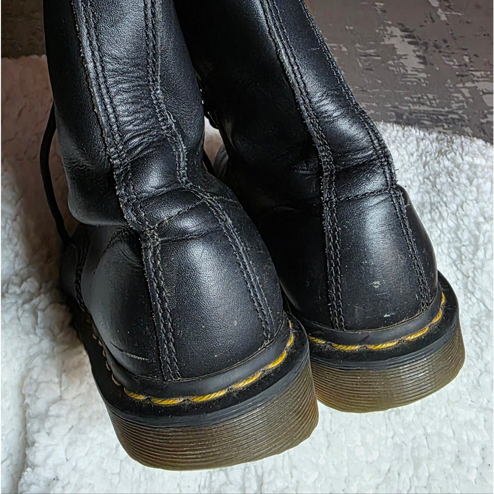 Authentic Dr. Martens 1460 8‑Eye Boots – Black Smooth Leather AirWair Soles 38