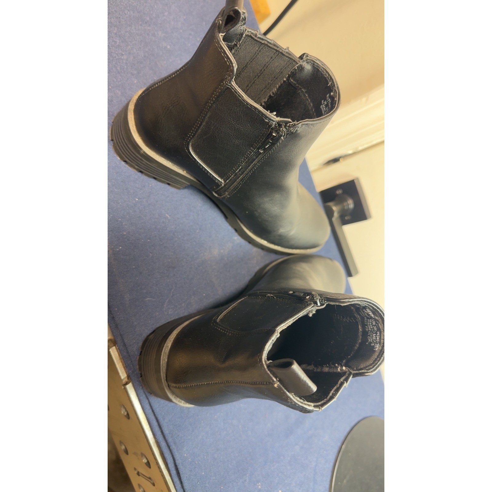 Time & Tru | Black Chelsea Ankle Boots Faux Leather Side Zip Lug Sole | Size 8