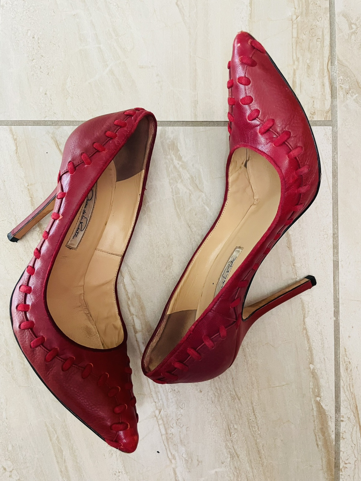 Oscar De La Renta Red Heels Size 37.5 Made in Italy Whipstitch Pumps 7.5 Shoes