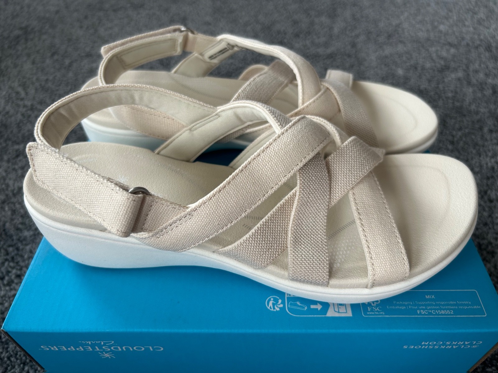Clarks Cloudsteppers BreezeRae Ana Wedge Sandals Women’s 9.5 Cream New