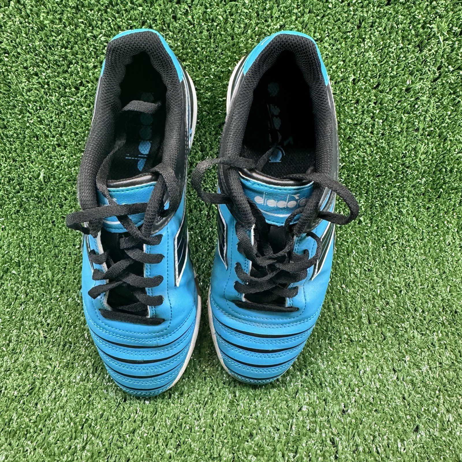 Diadora indoor Soccer Men’s Shoes Size 6.5 Blue 0145