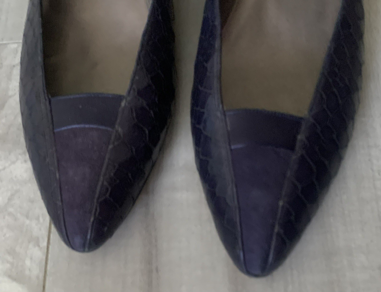Amalfi Italian Leather Snakeskin Deep Purple Pumps Low Heel Women’s 8 AAA