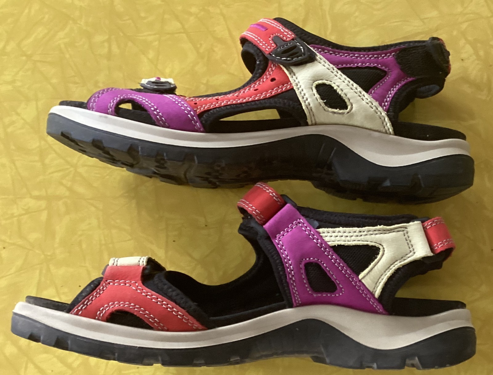 women’s ecco Receptor sandal. EU 40, US 9-9.5. colorful GOOD condition
