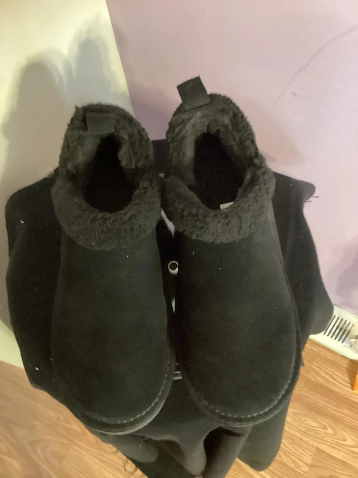 Black Women’s Koolaburra UGG Slippers  Size 8 – 39 EU – 6 UK