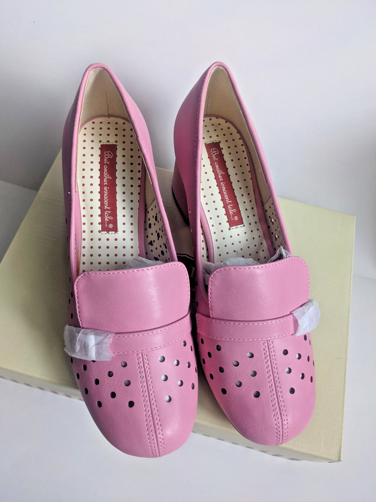 B.A.I.T Footwear Christina pumps in Rosette pink mod retro vegan shoes size 9