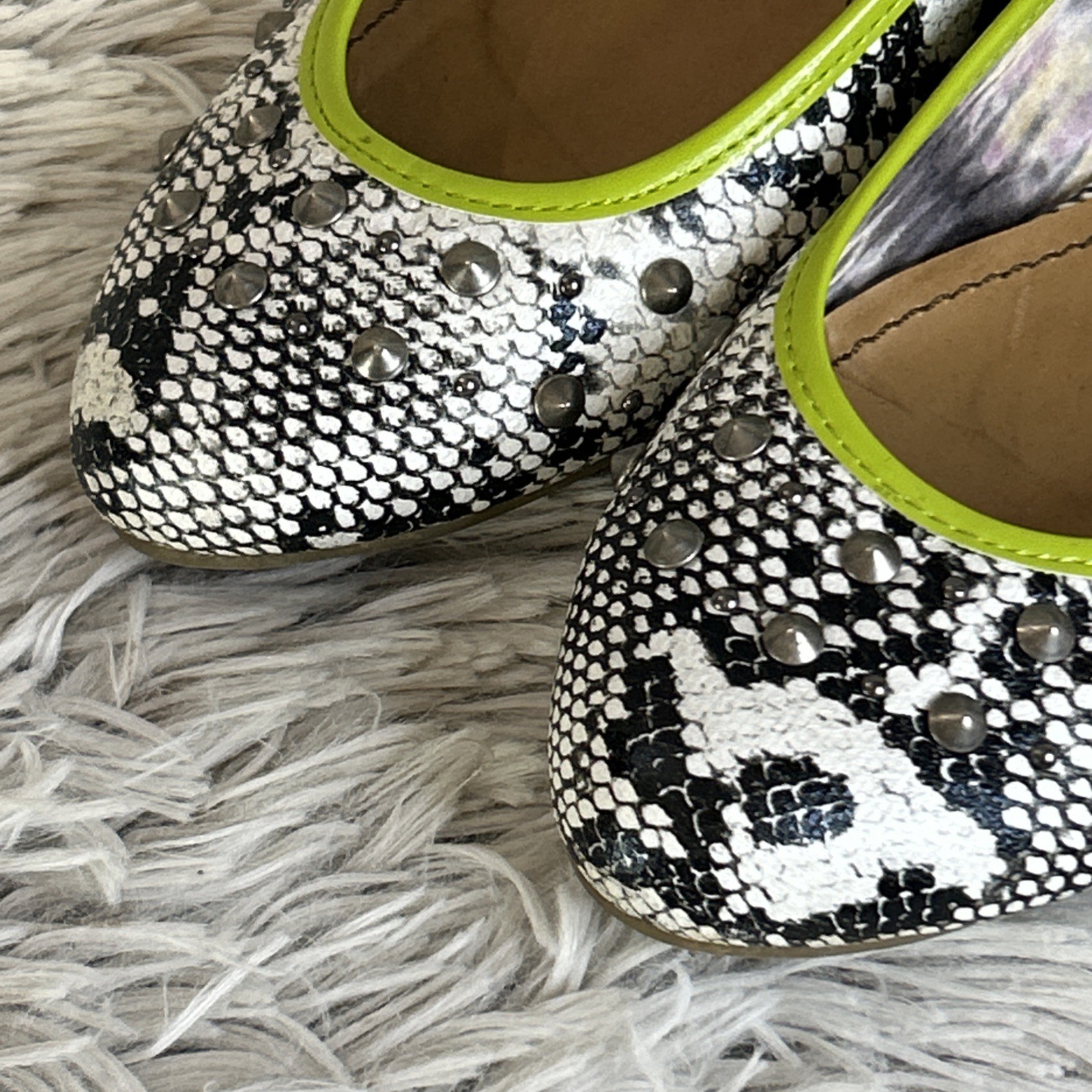 Pink & Pepper Ballet Flats 7.5 M Black White Snakeskin Leatherette Studded Green