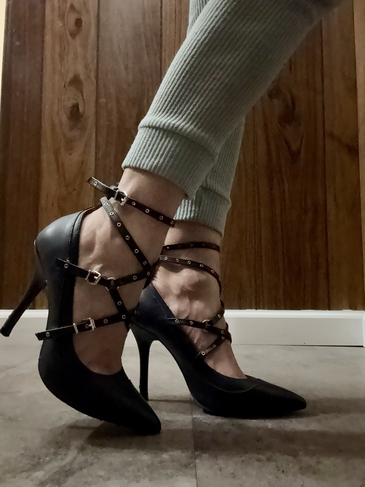 Women’s Black Pointed Toe Strappy Stiletto Heel 4”