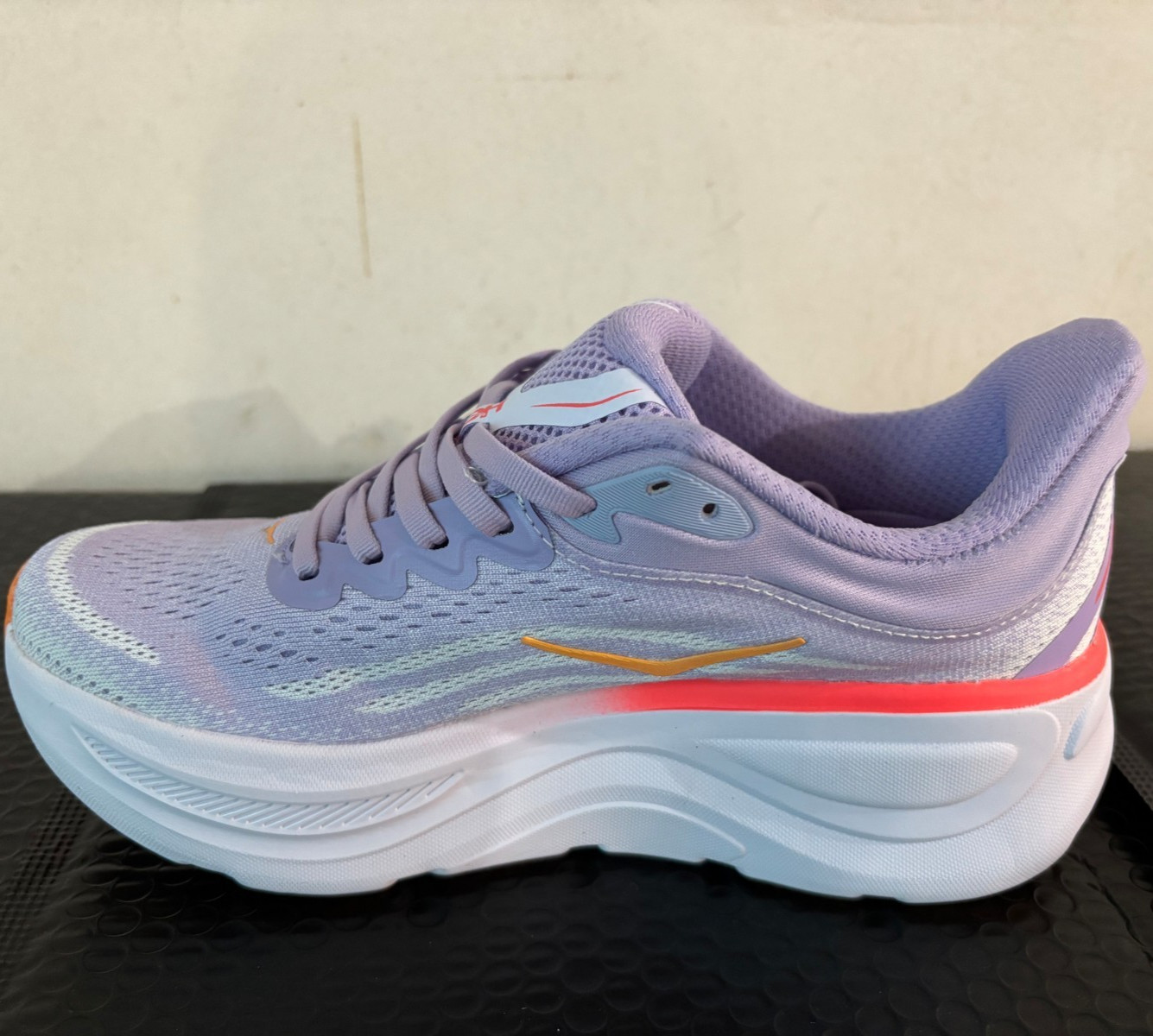 HOKA Bondi 9 Women’s Lightweight Max Cushion Running Shoes US6 Aster Flower