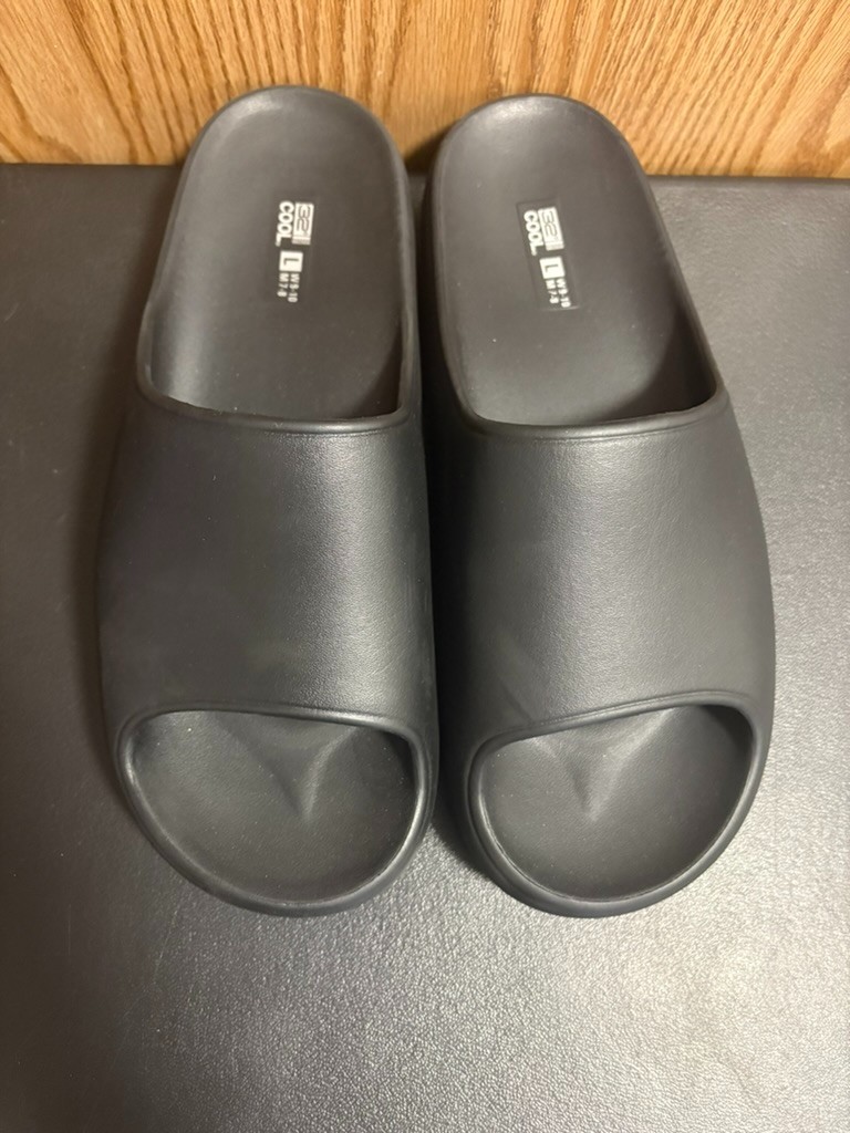 32 Degrees Cool Black Sandals Large New W 9-10 M 7-8 Unisex