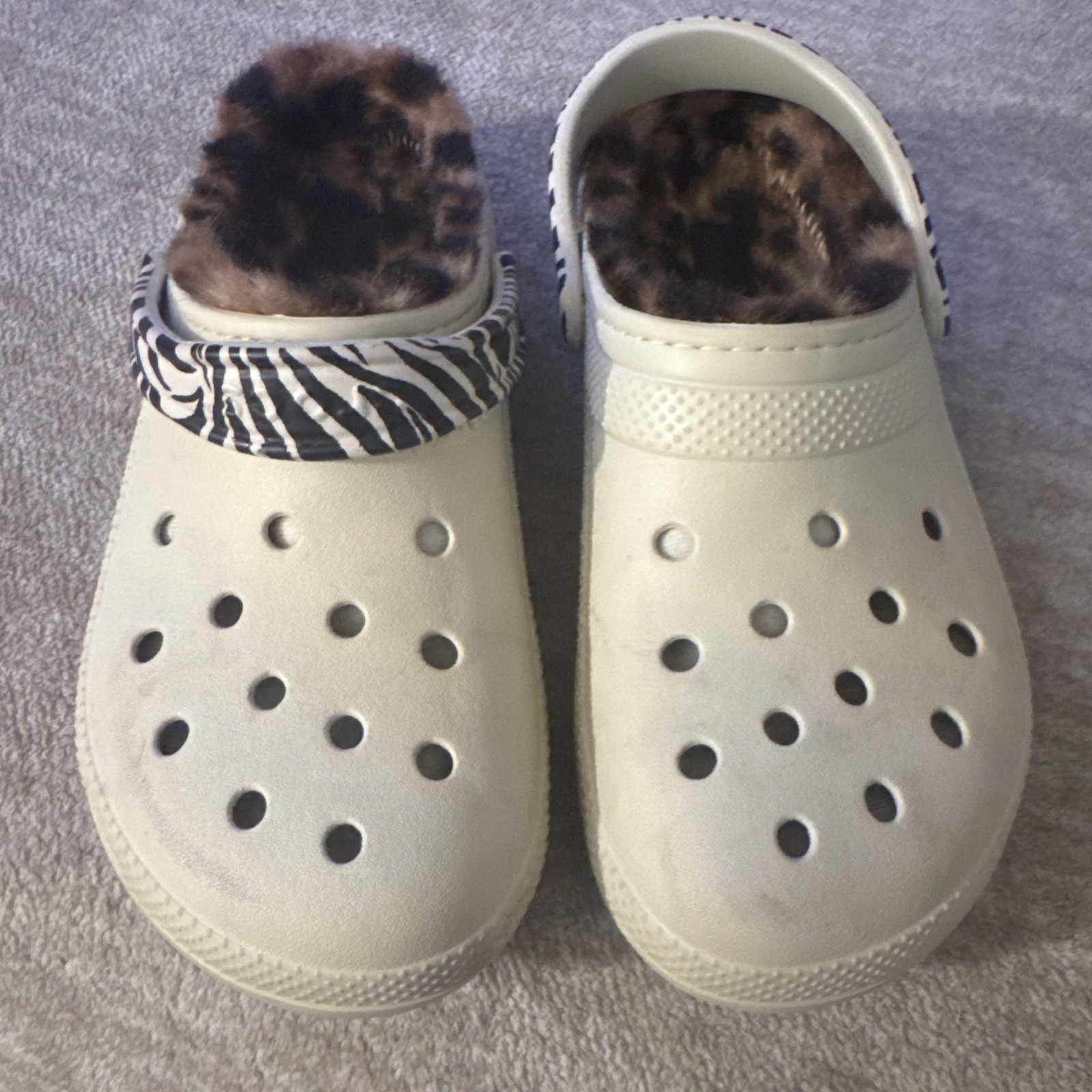 Crocs Premium Size 8 Womens Classic Leopard Lined Zebra Print Solid Ivory Clog