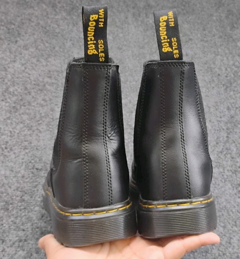 Dr Martens Chelsea Boot Womens Size 9 Dorrian Black Smooth Leather Ankle Pull On